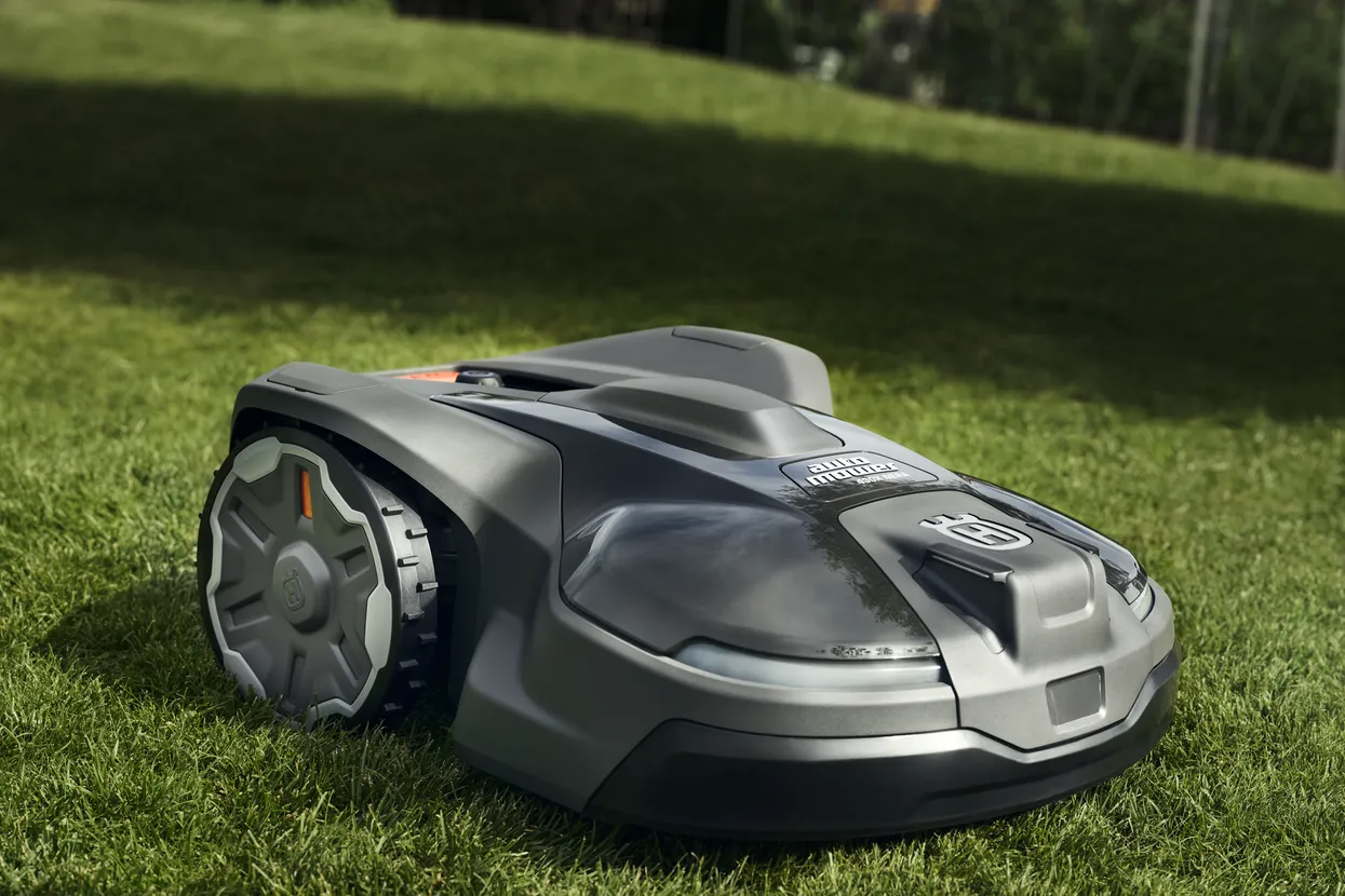 Husqvarna Automower® 430X NERA se sadou Husqvarna EPOS™