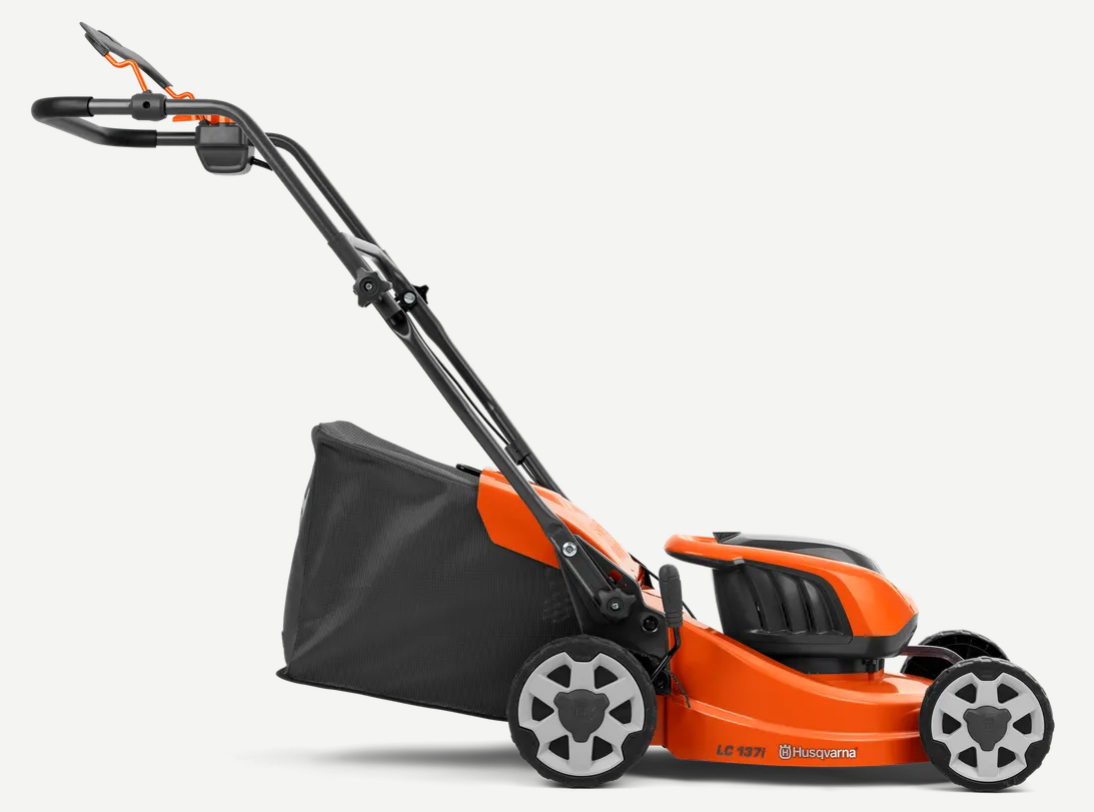 HUSQVARNA LC 137i s 2 akumulátory a nabíječkou