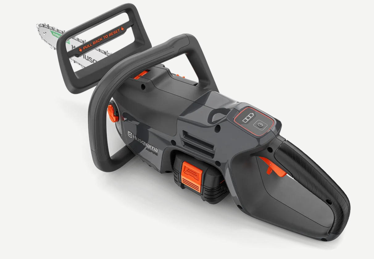 Aku pila Husqvarna Aspire™ C15X-P4A s akumulátorem a nabíječkou
