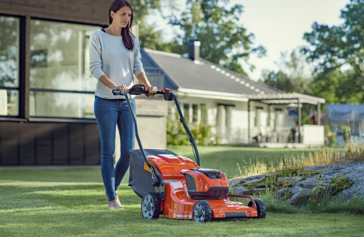 Husqvarna LC 353iVX bez akumulátoru a nabíječky