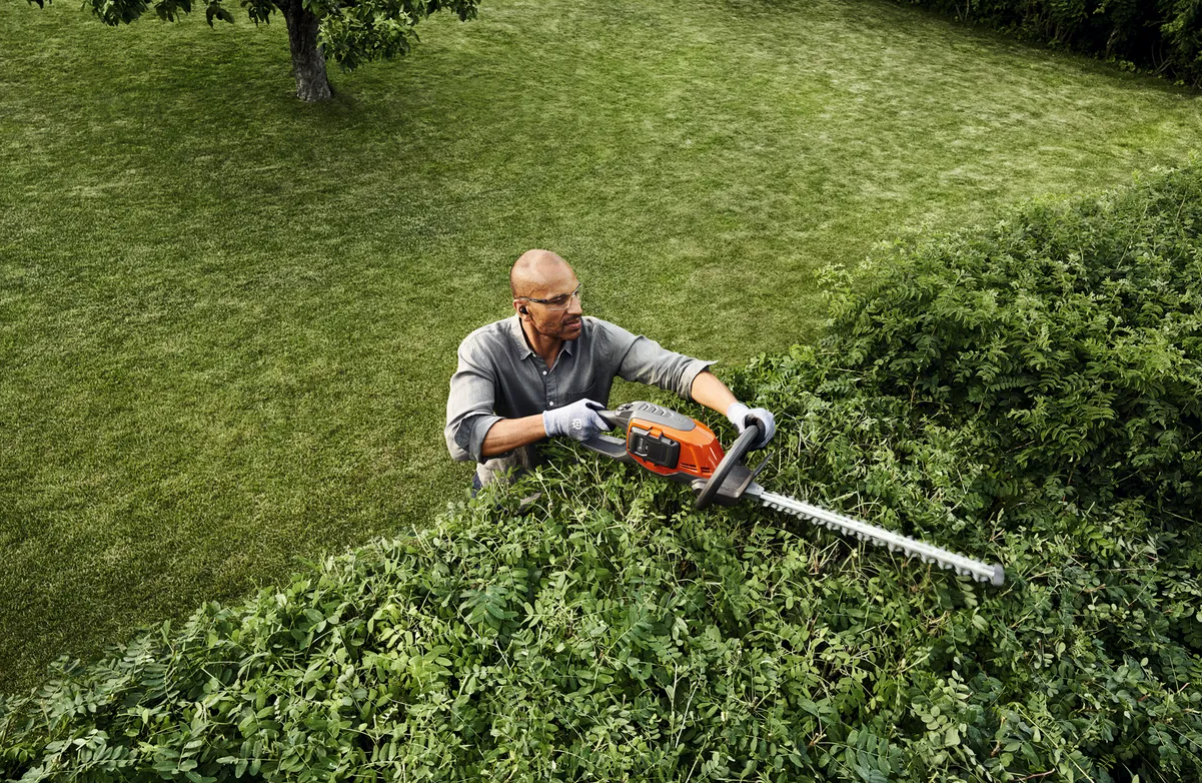 HUSQVARNA 215iHD45 bez akumulátoru a nabíječky