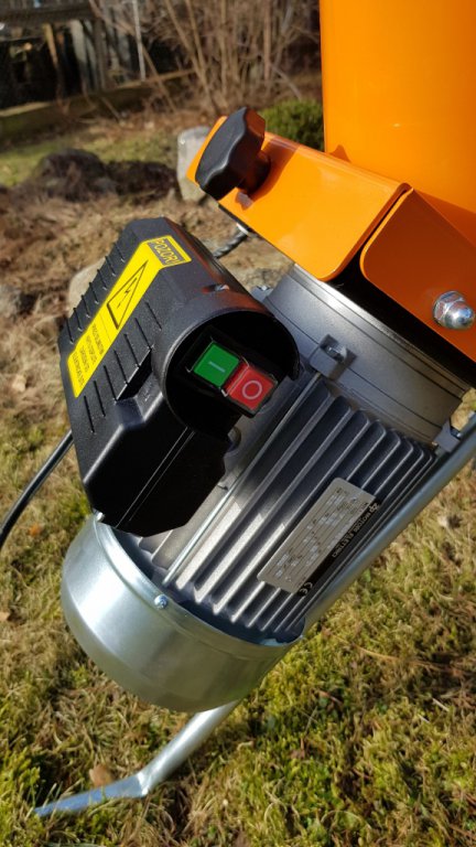 SHARK 2,2 - drtič zahradního odpadu 2,2 kW - MODEL 2021
