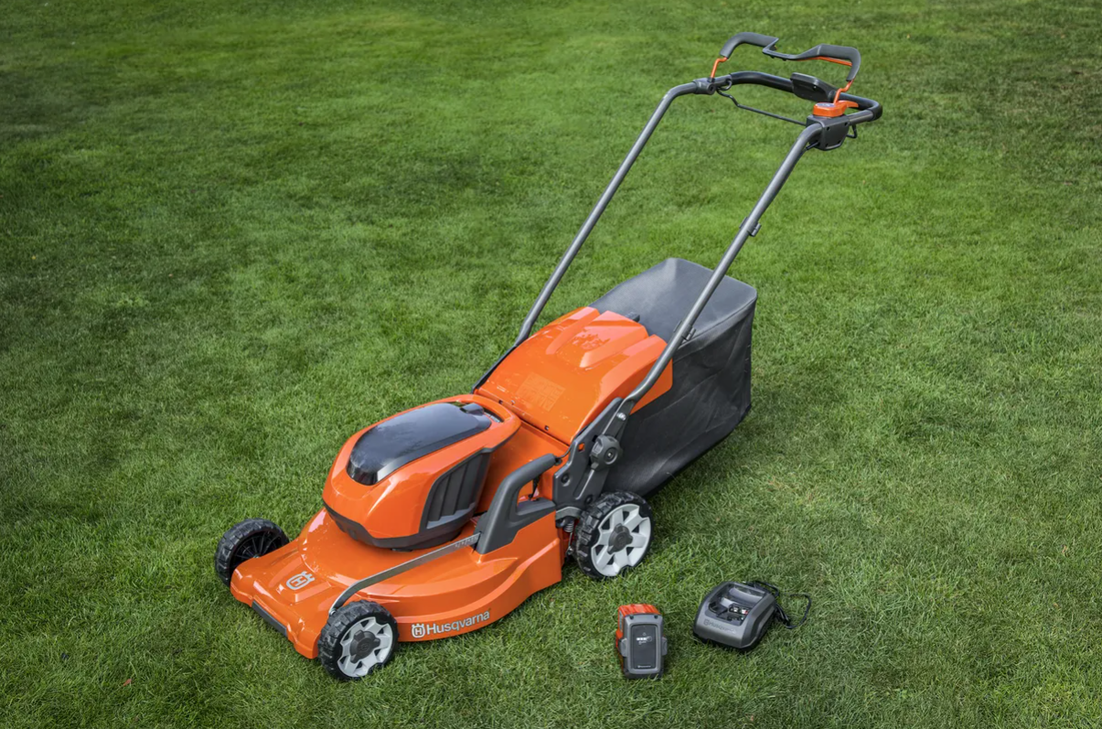HUSQVARNA LC 347iVX s akumulátorem a nabíječkou