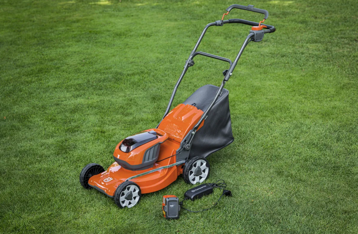 HUSQVARNA LC 137i bez akumulátoru a nabíječky