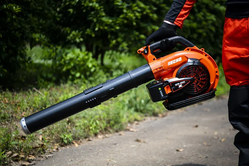 DPB 600 - bateriový fukar